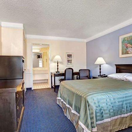 Travelodge By Wyndham North Richland Hills/Dallas/Ft Worth Fort Worth Exterior photo